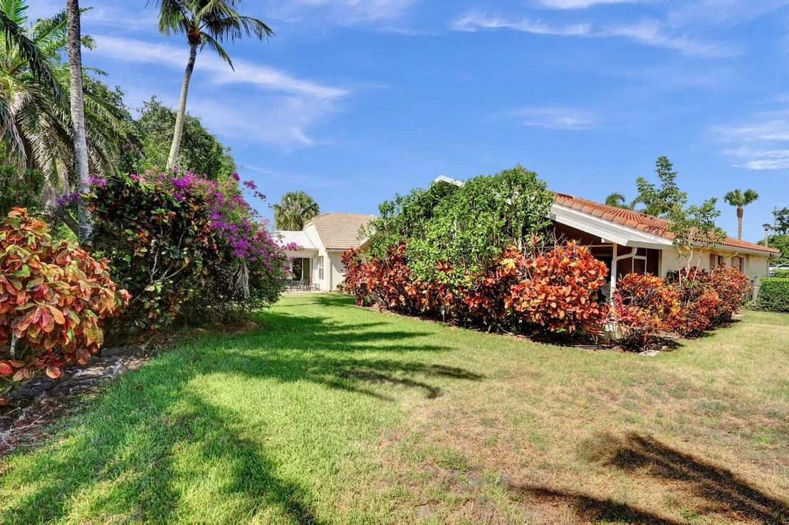 Photo of 8140 Palm Gate Drive