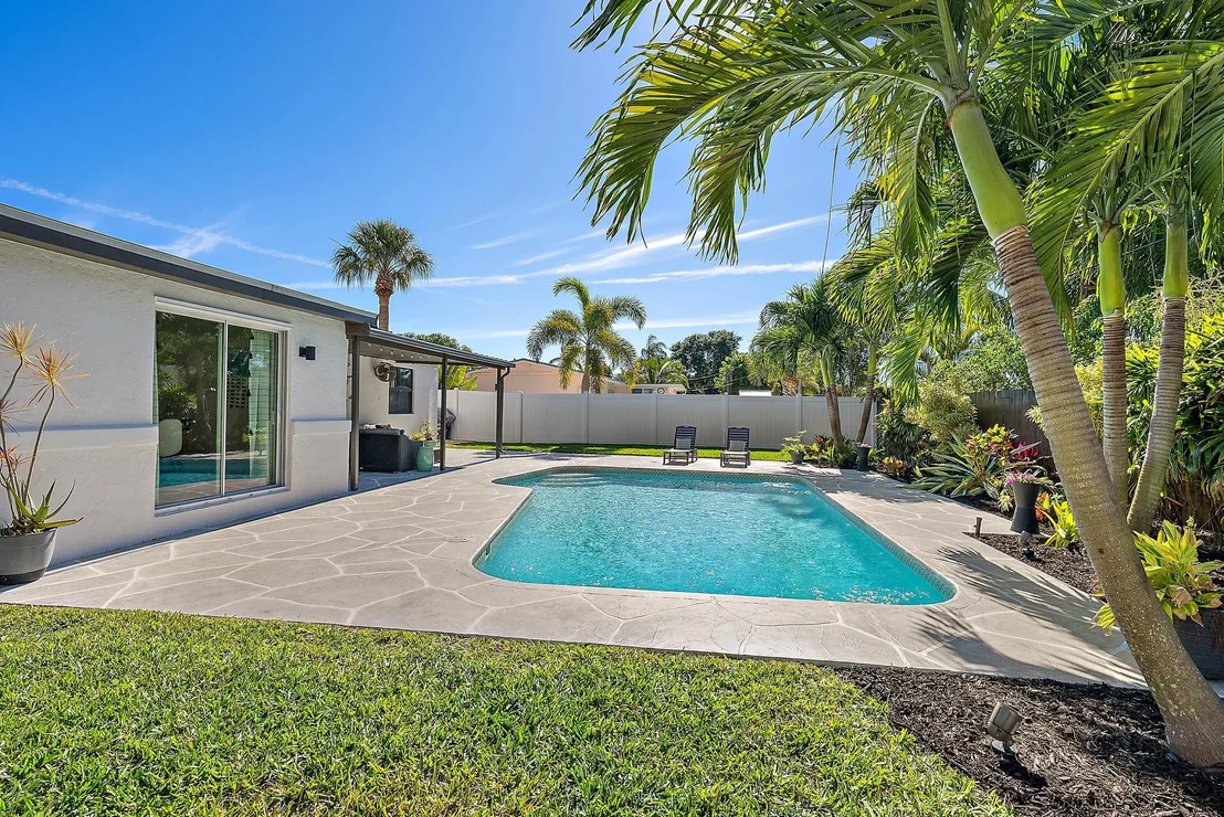 Photo of 925 Lighthouse Drive