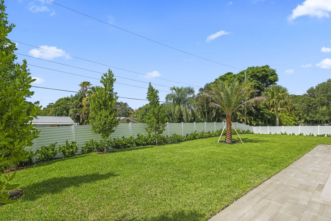 Photo of 2384 WINDSOR Road