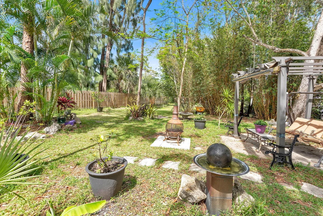 Photo of 13288 Compton Road