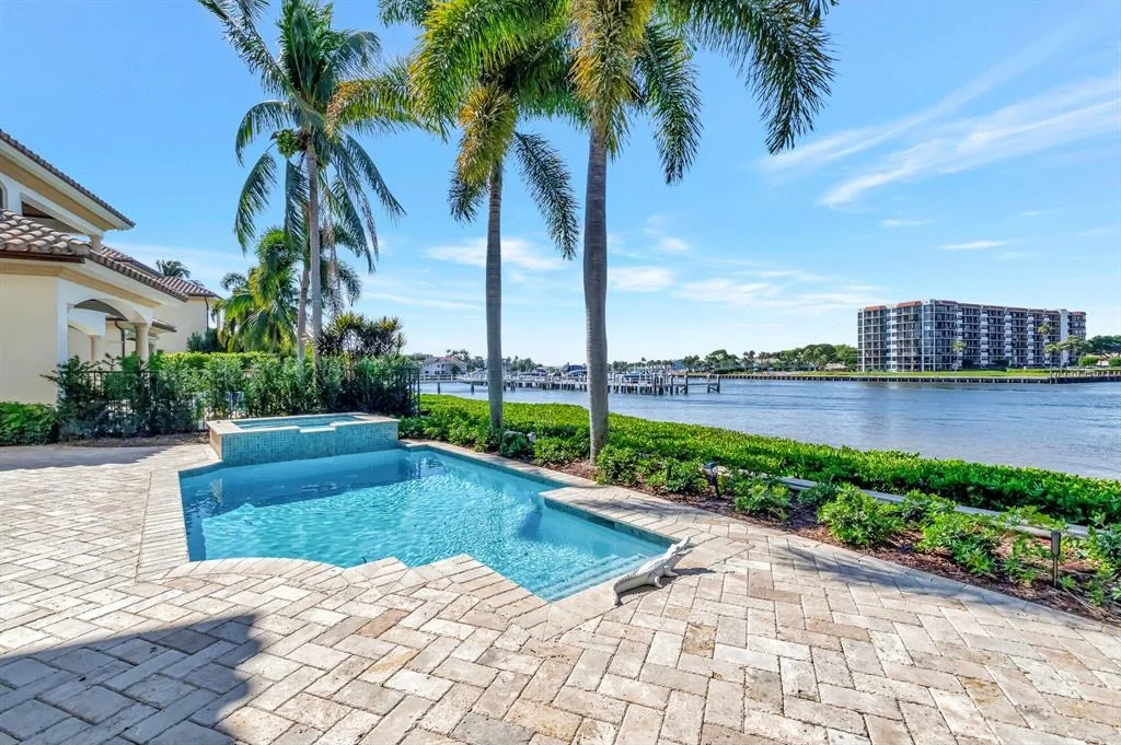 Photo of 4022 S Ocean Boulevard
