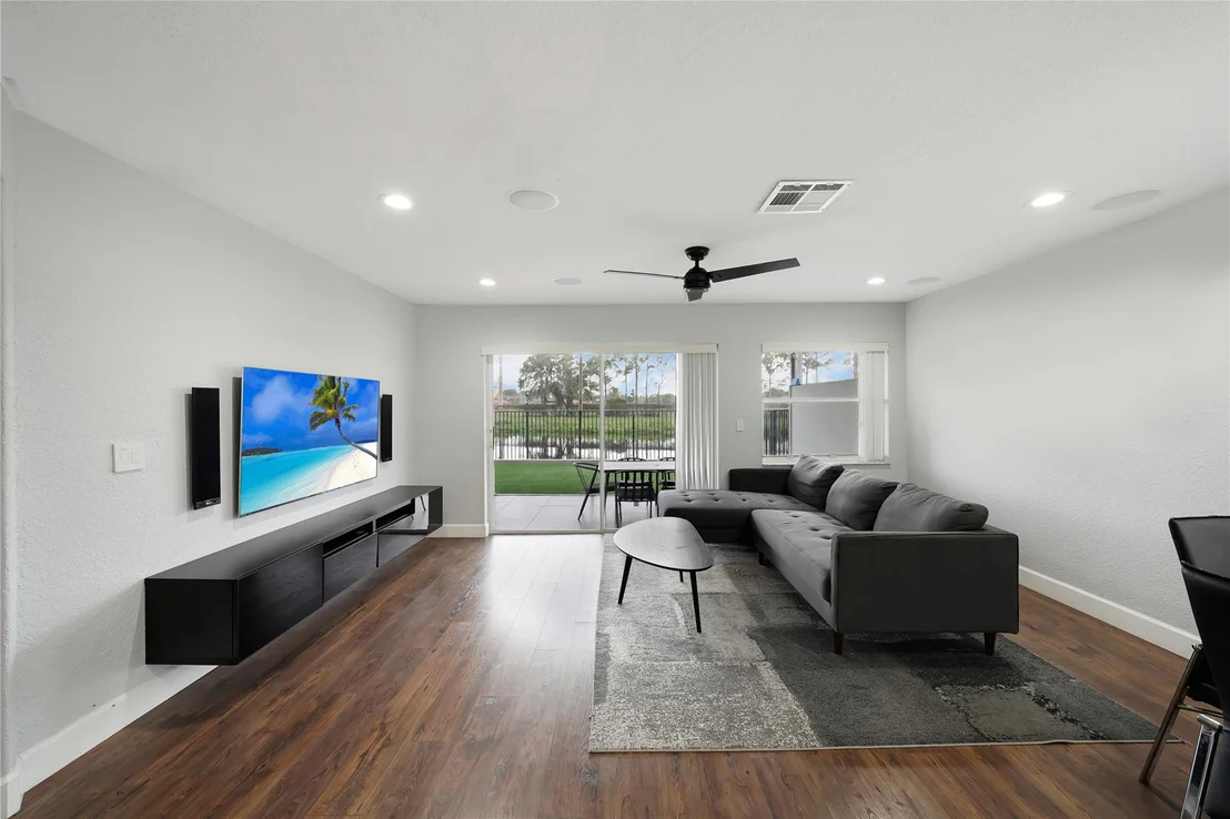 Photo of 6146 Spring Isles Boulevard