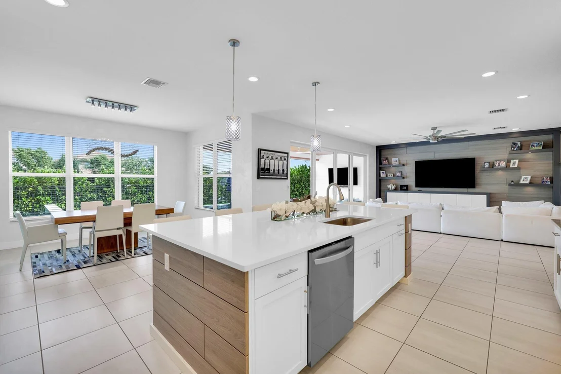 Photo of 15356 Blue River Road