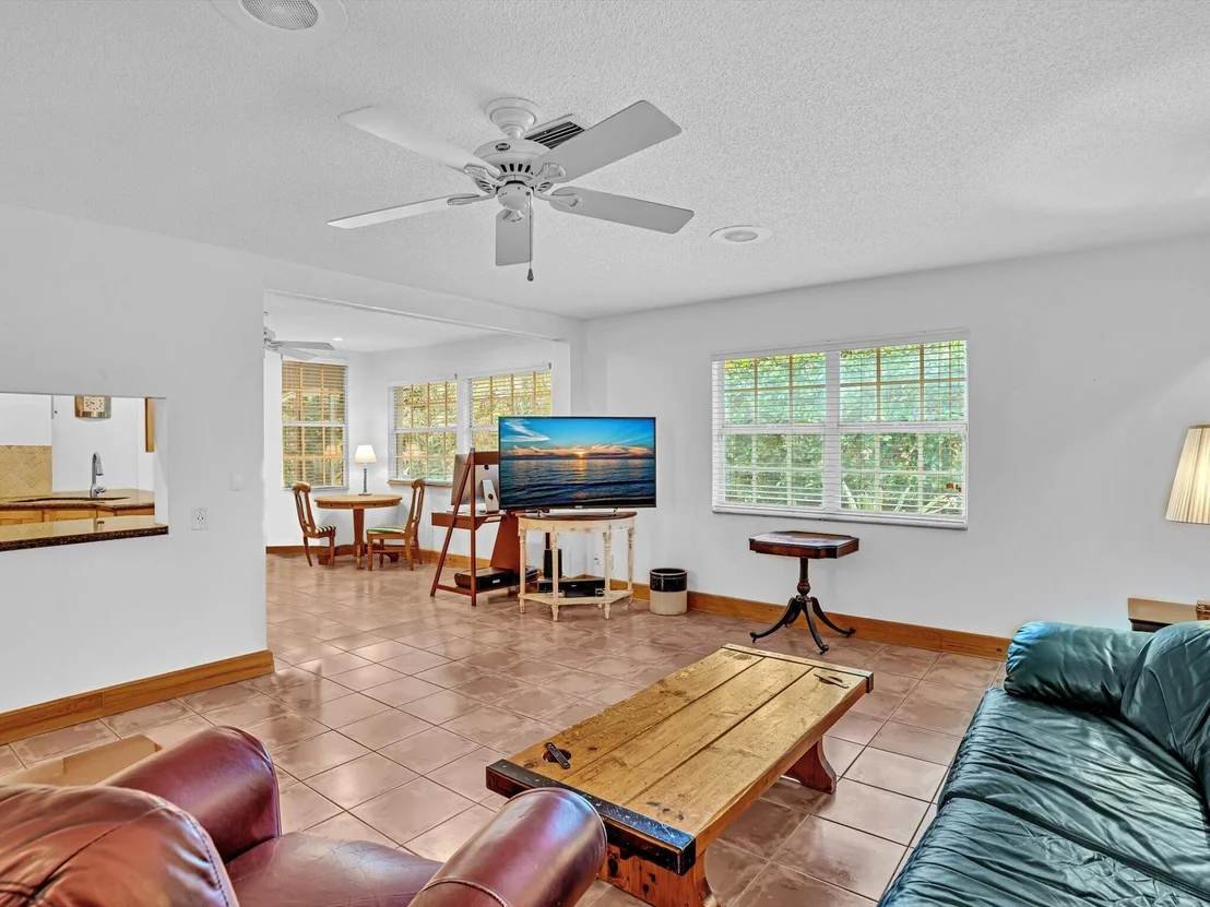 Photo of 3204 Lakeview Drive