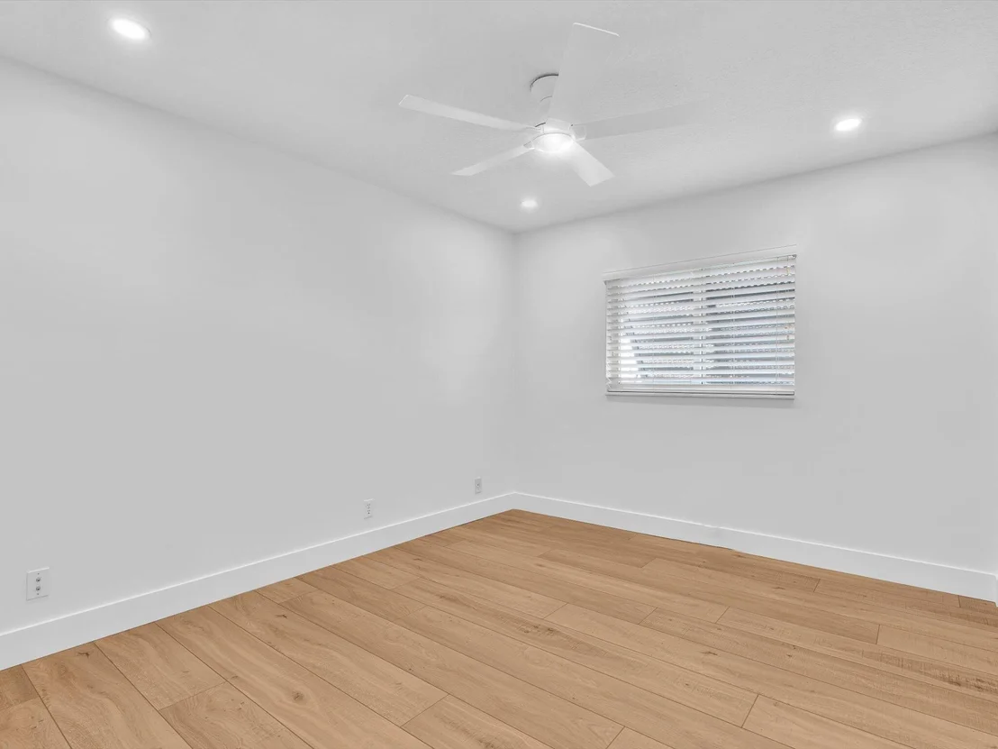 Photo of 3264 Lakeview Drive