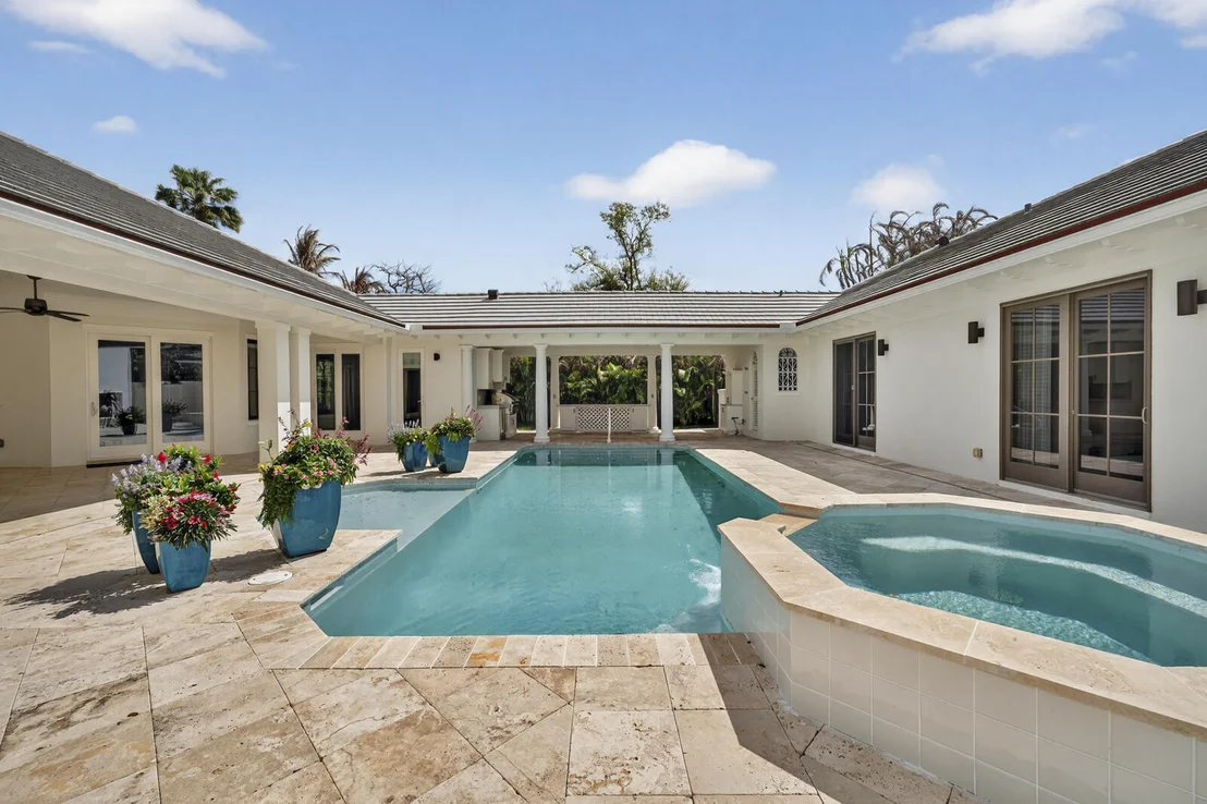 Photo of 544 Live Oak Road