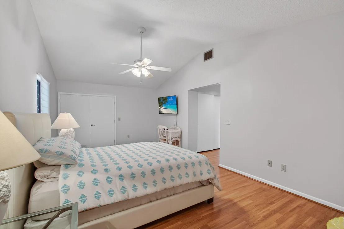 Photo of 2925 Riviera Drive