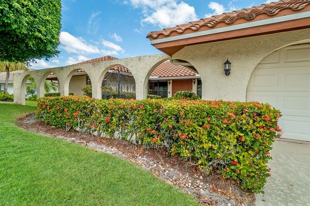 Photo of 5963 Glenbrook Drive
