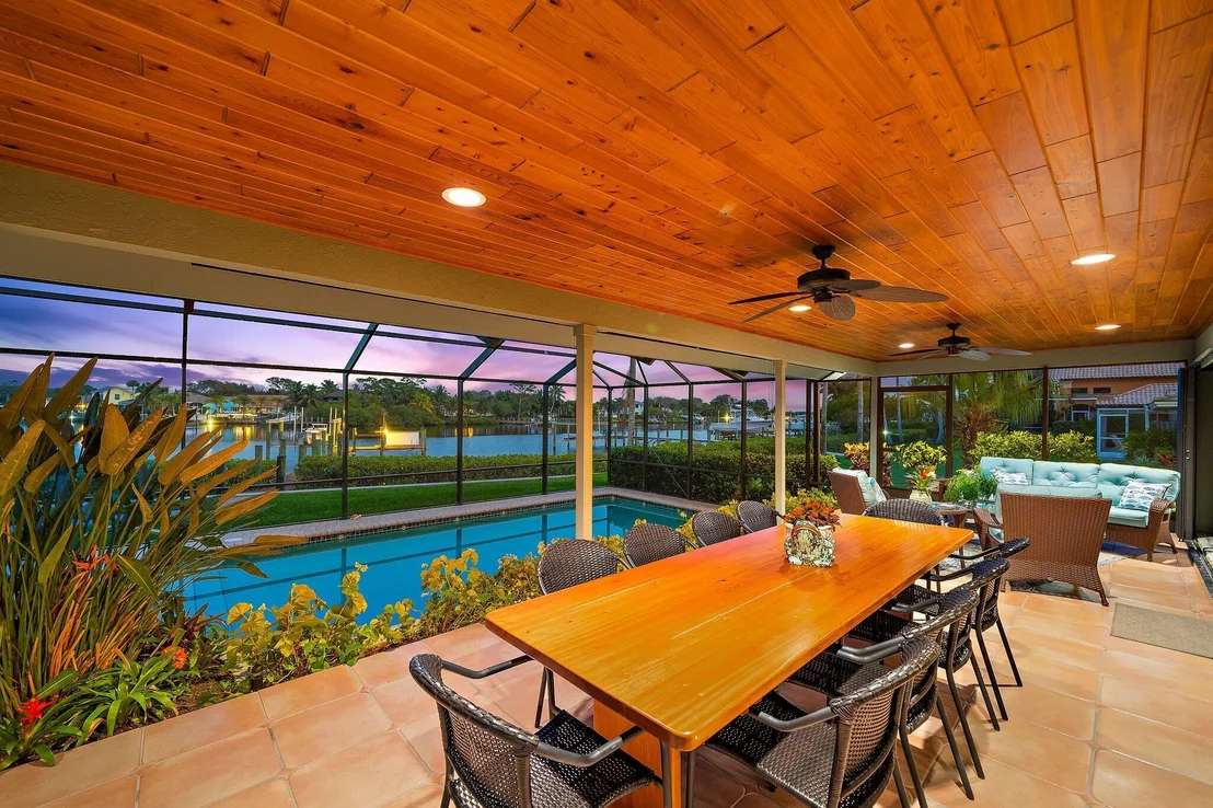 Photo of 41 SE Saddleback Road