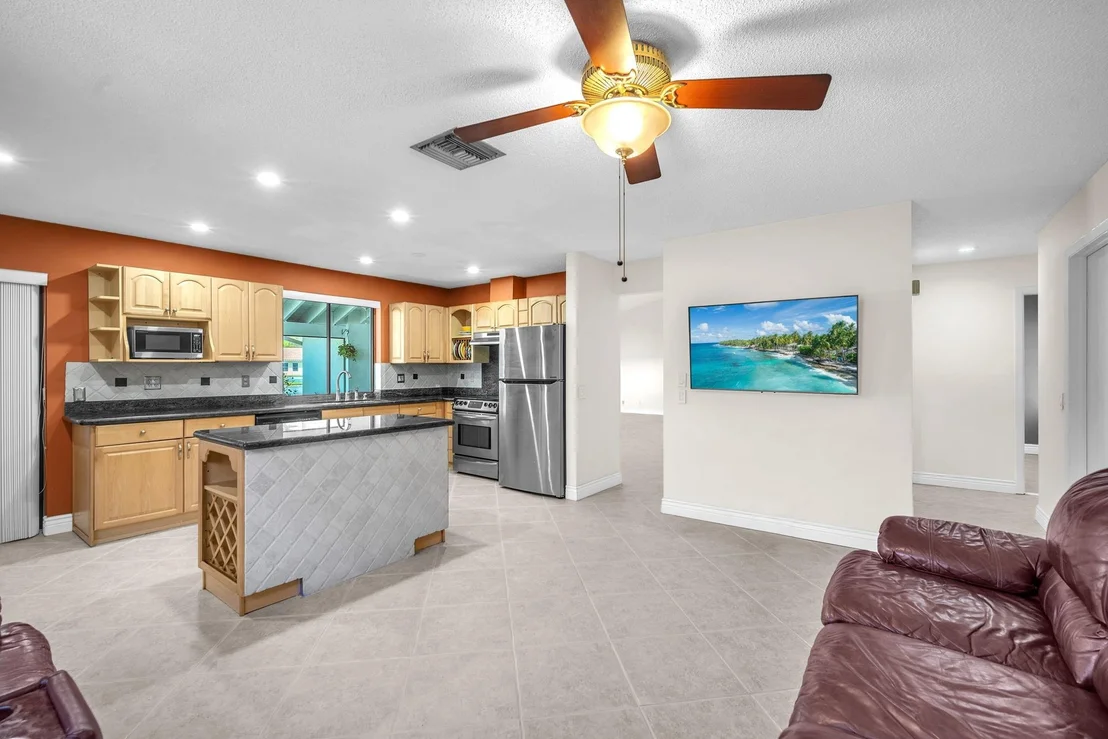 Photo of 2097 Montpeliar