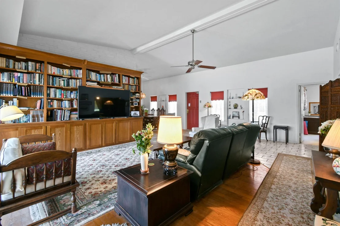 Photo of 7945 Pine Tree Lane