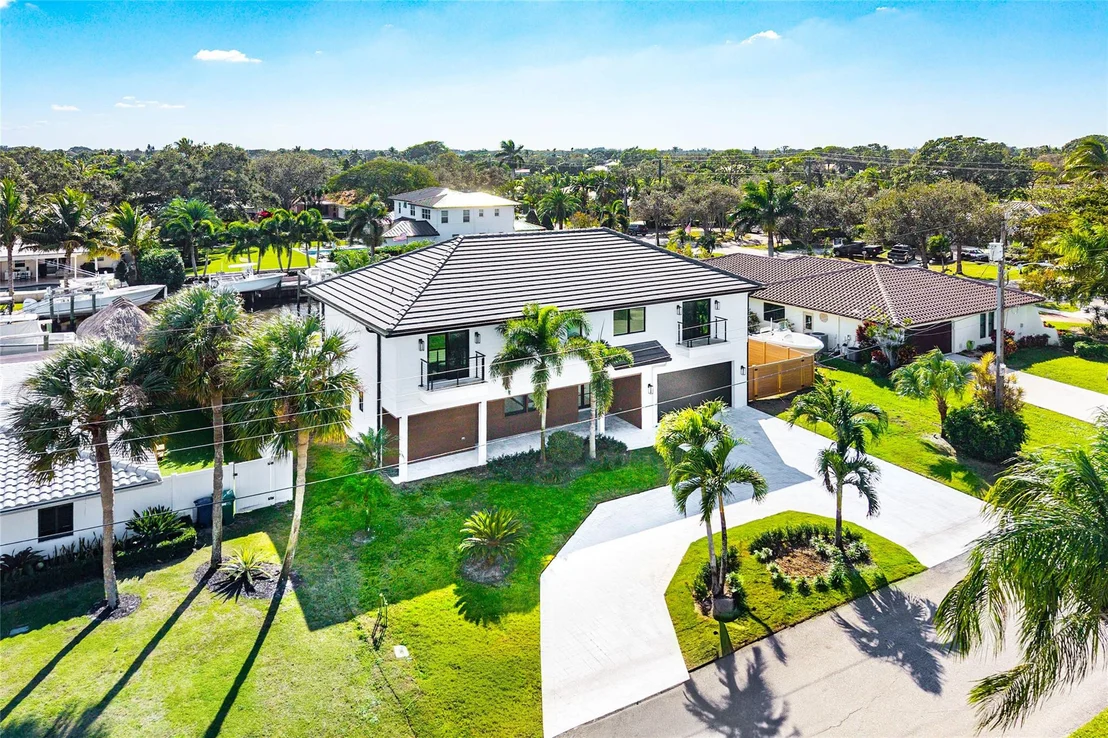 Photo of 8 LEEWARD Circle