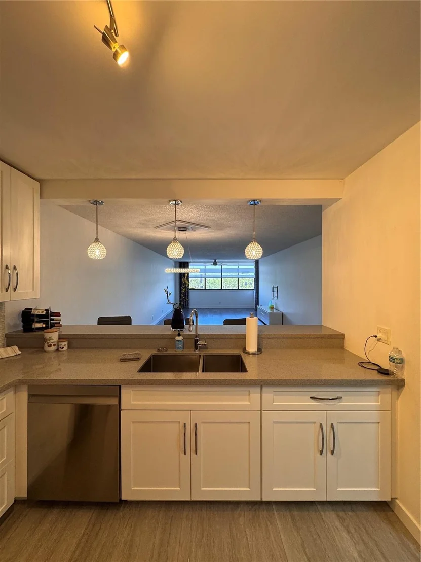 Photo of Unit 403 at 8010 Hampton Boulevard