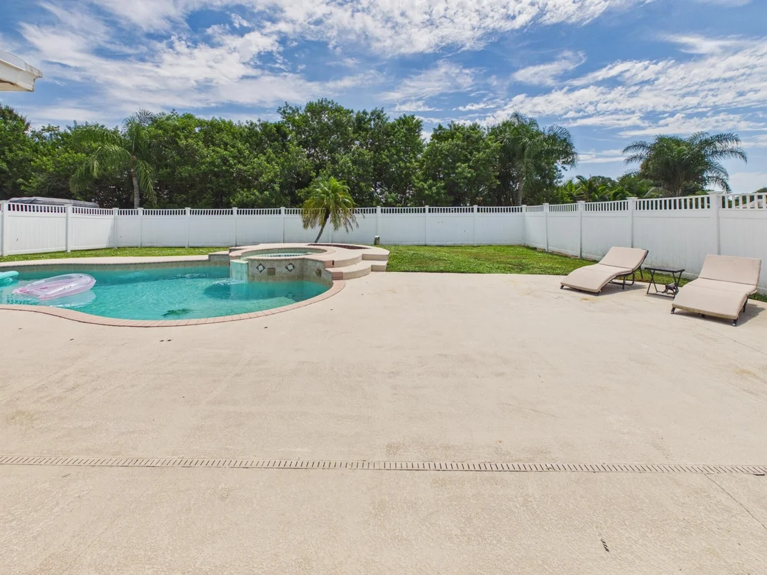 Photo of 1150 SW 85TH Way