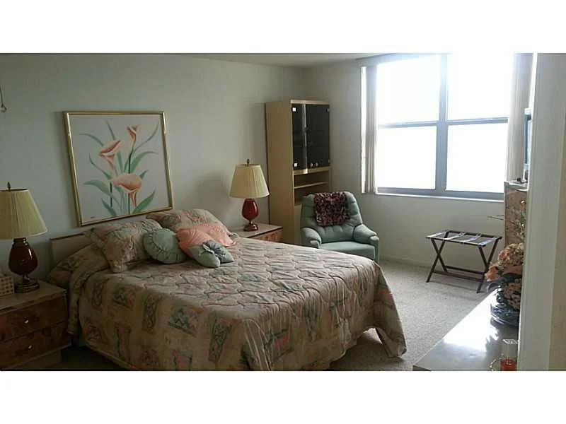 Photo of Unit 708 at 1010 S Ocean Boulevard