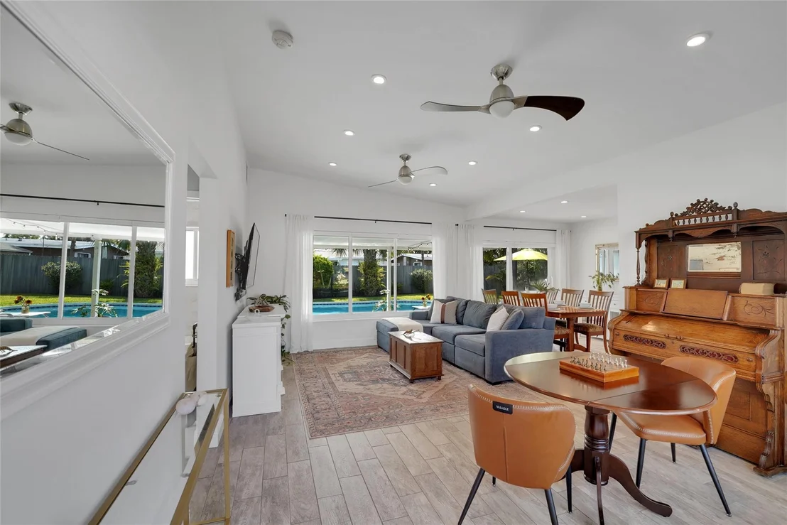 Photo of 17 SE 9th Avenue