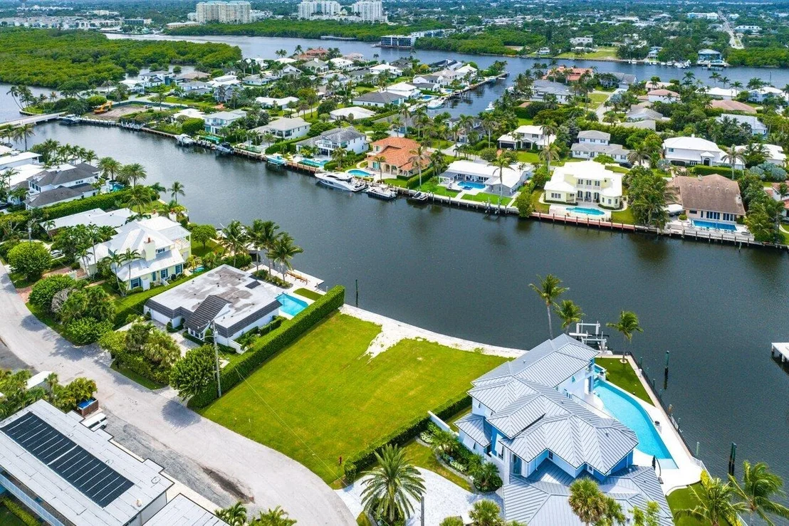 Photo of 51 River Drive
