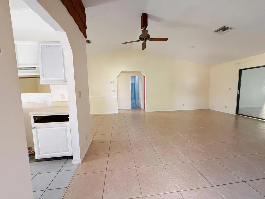 Photo of 2361 SE 27th Street