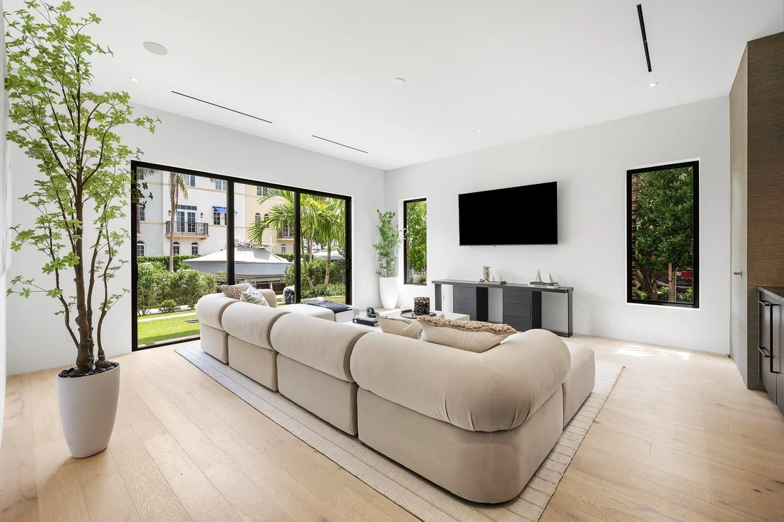 Photo of 819 Bamboo Lane