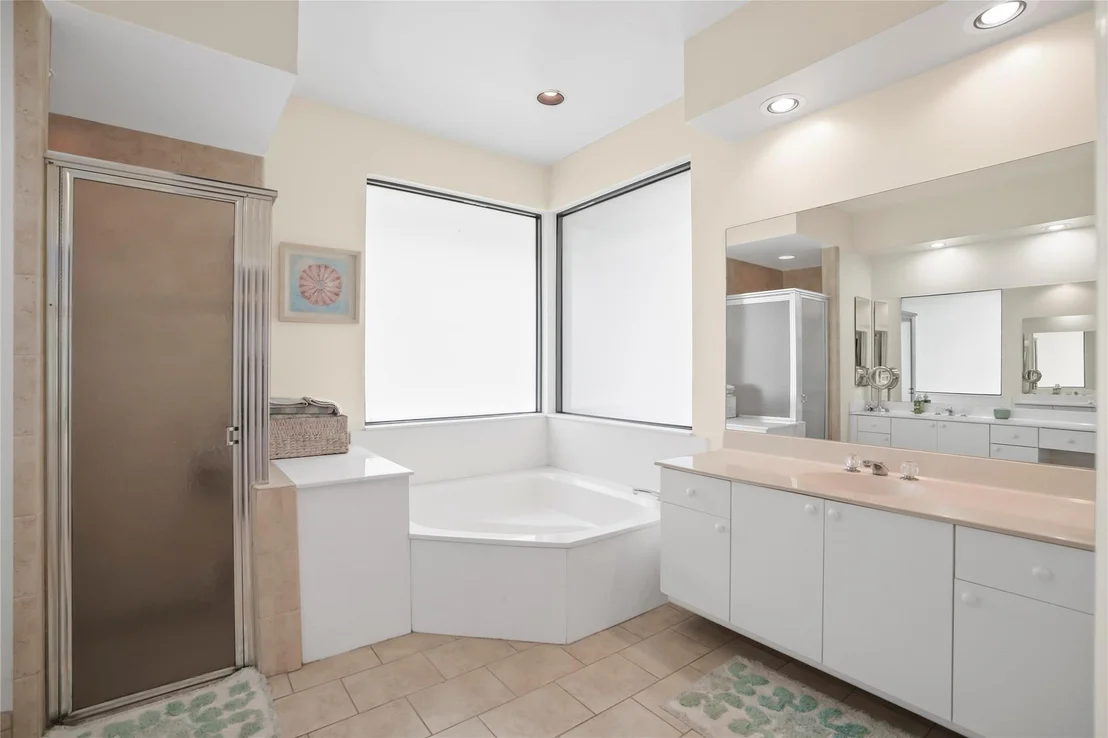 Photo of 16241 Owasco Circle