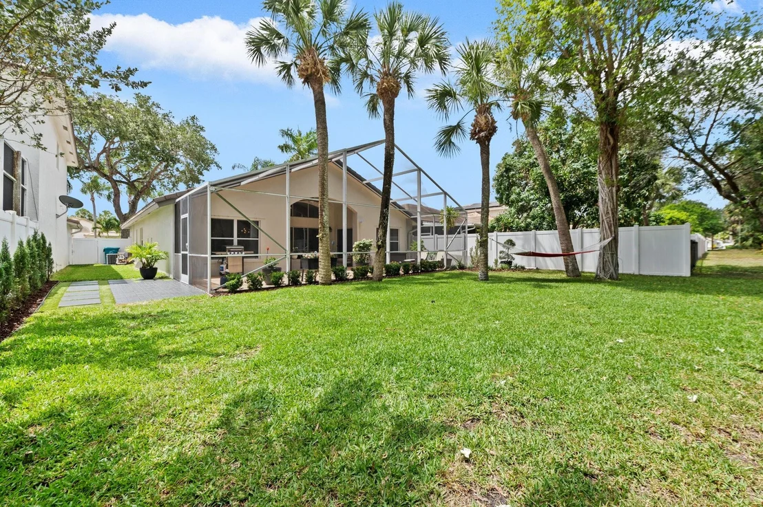 Photo of 4077 Manor Forest Trail