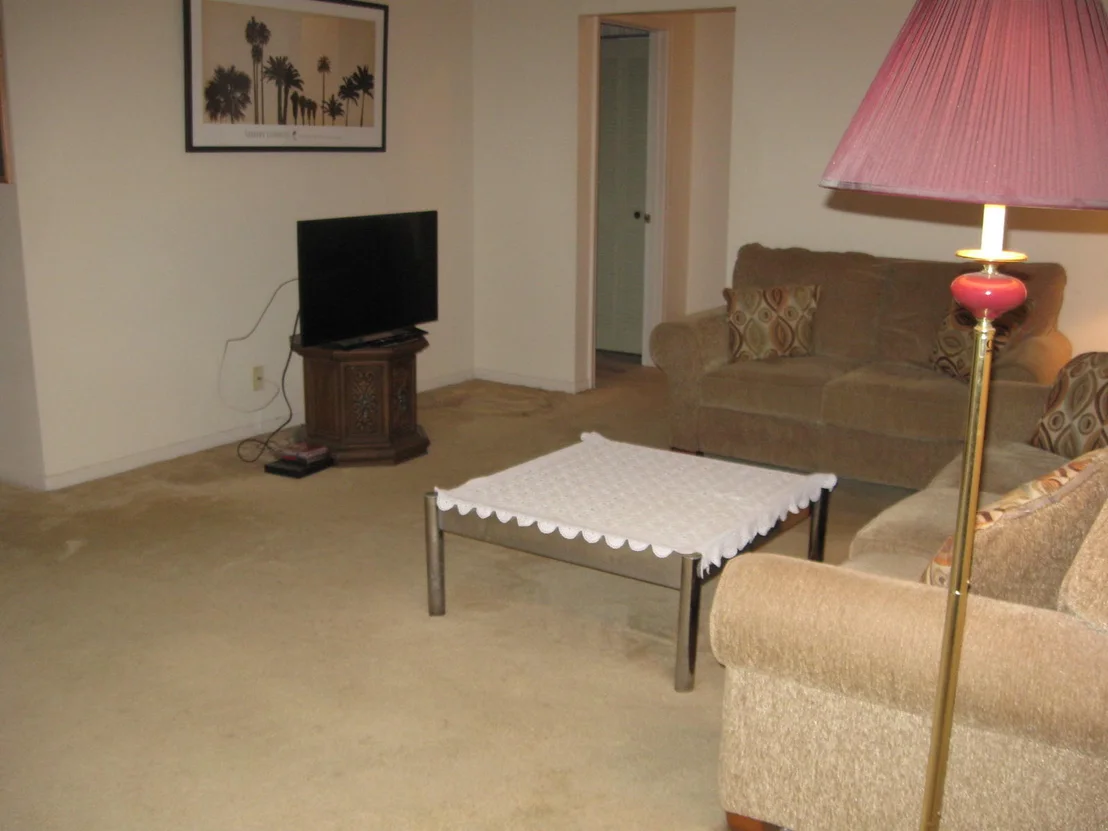 Photo of 5550 Mirror Lakes Boulevard