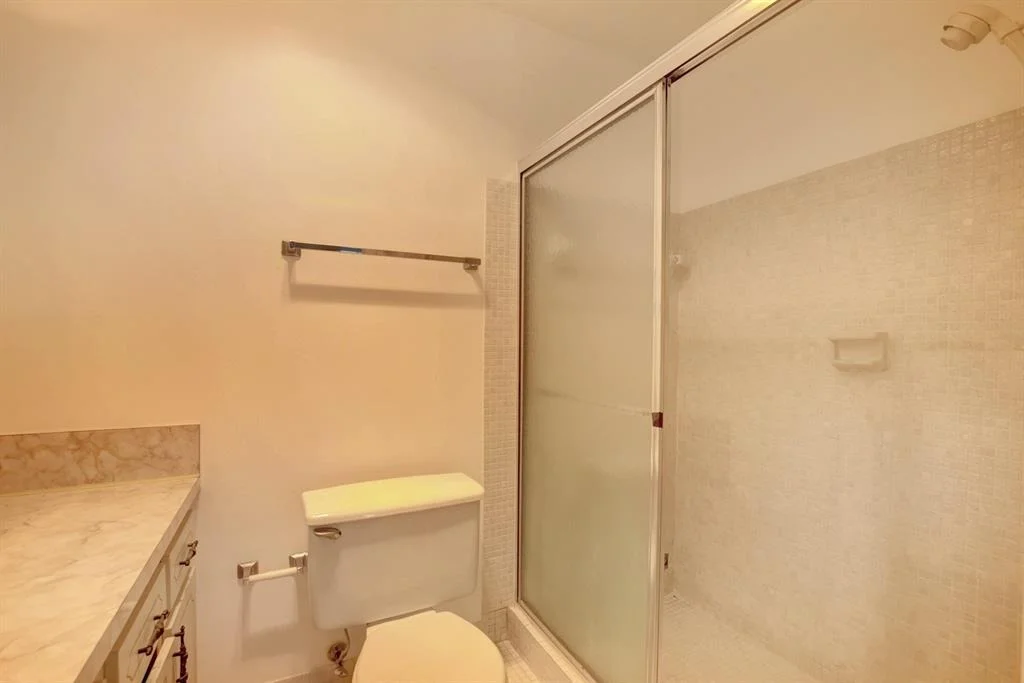 Photo of Unit D at 1160 Circle Drive