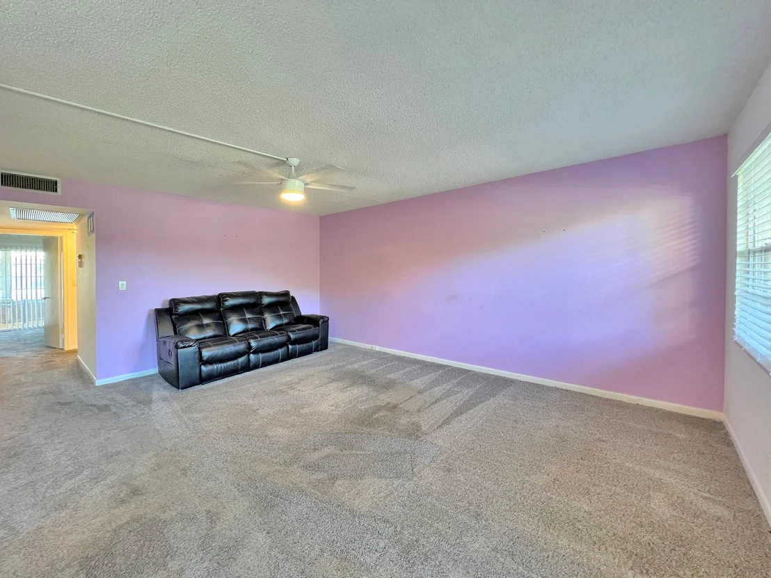 Photo of Unit D2 at 1903 Bermuda Circle