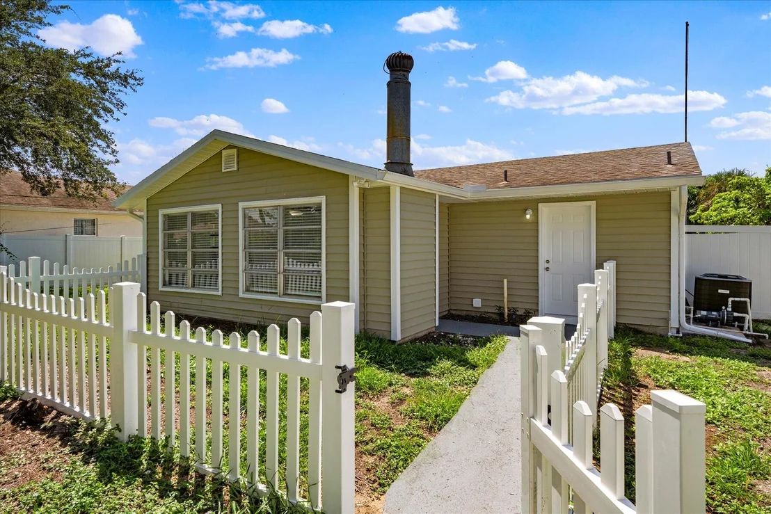 Photo of 421 Oak Street