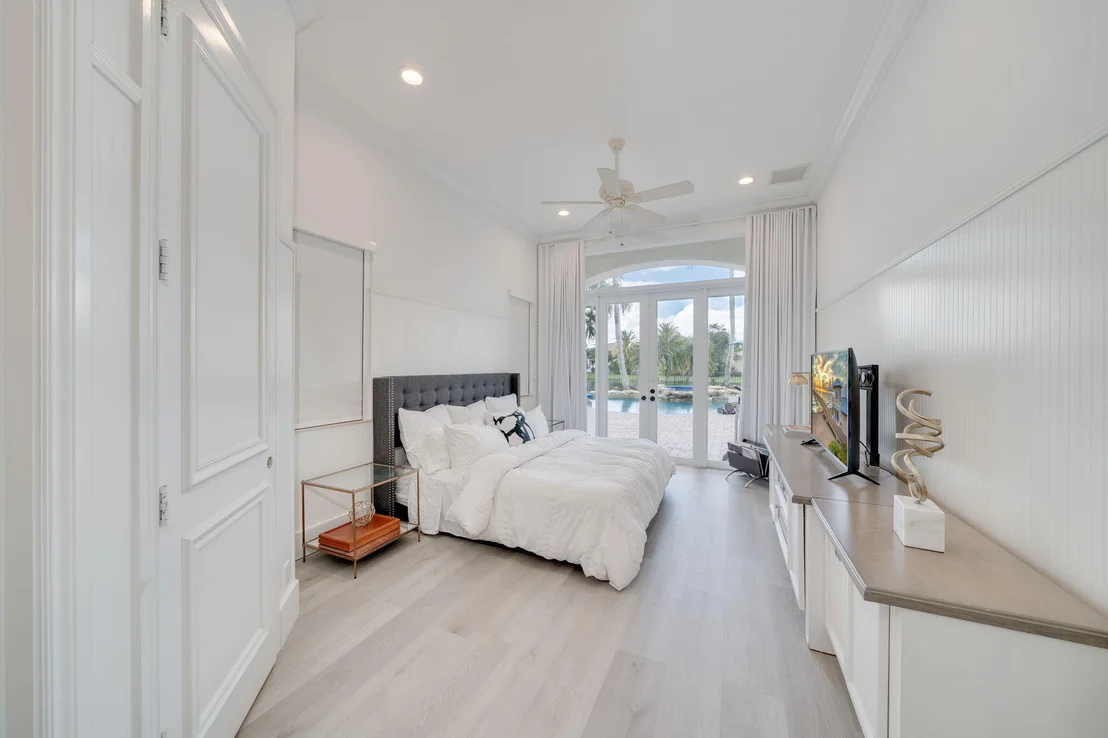 Photo of 17593 Middle Lake Drive