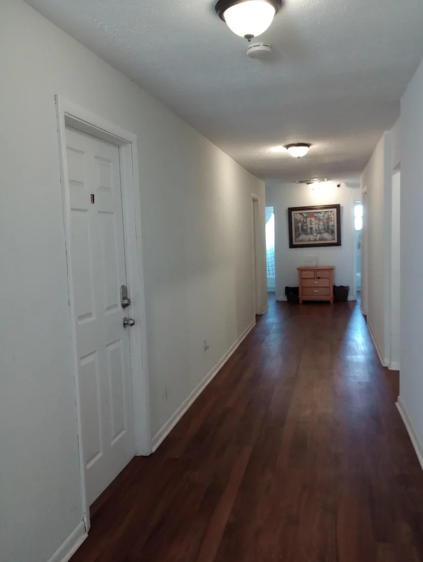Photo of 803 SE Tarpon Avenue SE