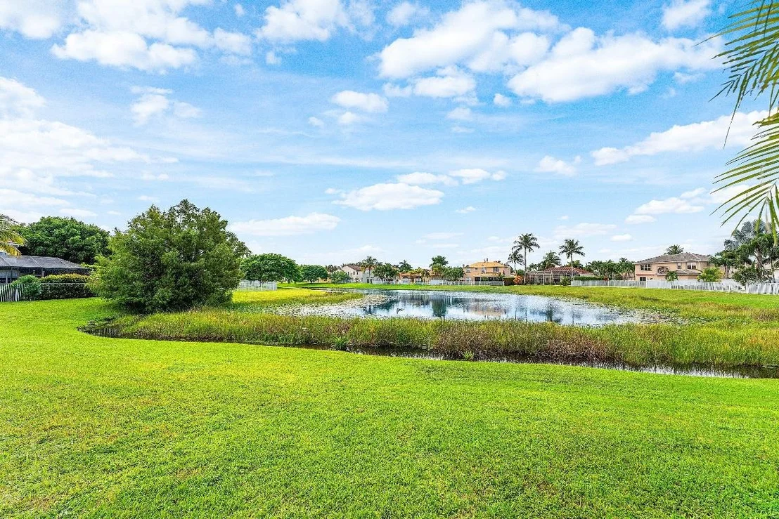 Photo of 6092 Indian Forest Circle