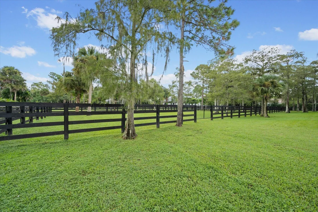 Photo of 14922 Paddock Drive