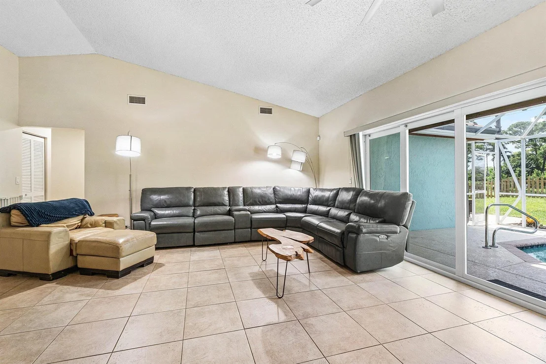 Photo of 5155 Rosen Boulevard