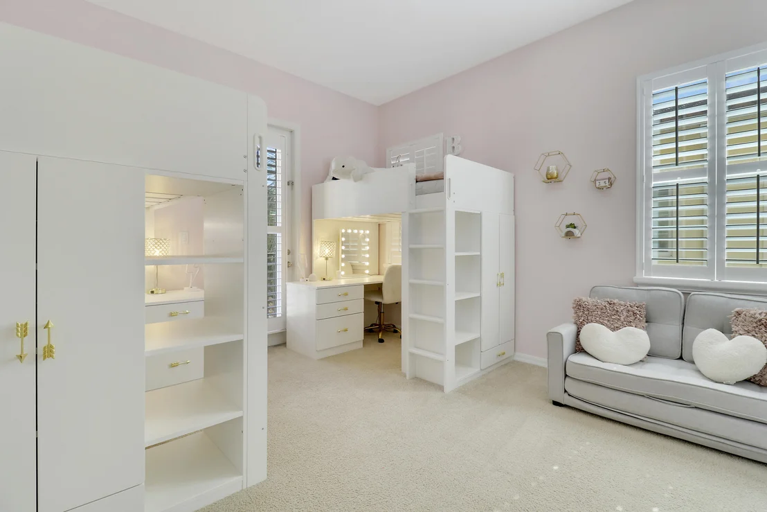 Photo of 136 Ashford Avenue