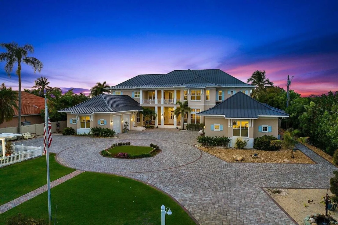 Photo of 5874 Pennock Point Road