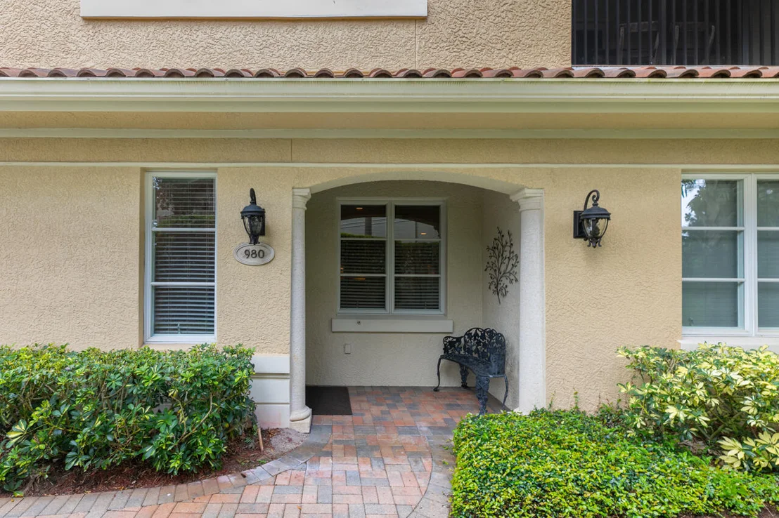 Photo of 980 SE Willoughby Trace