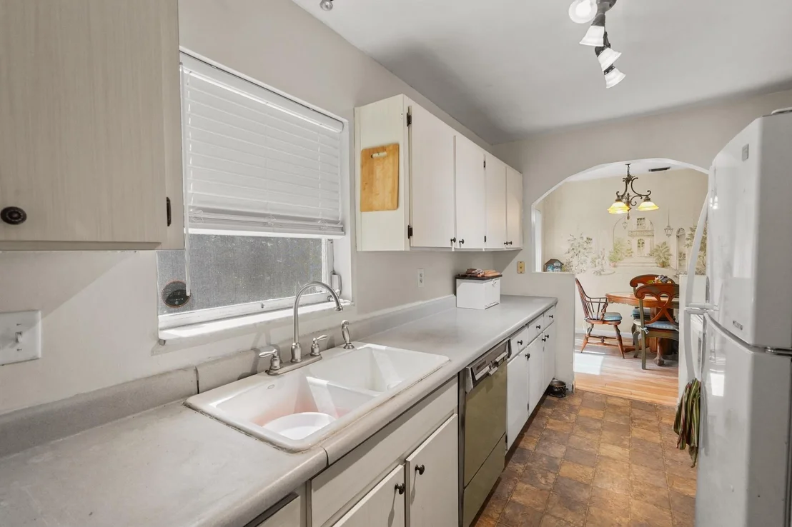Photo of 1515 CRESCENT Drive