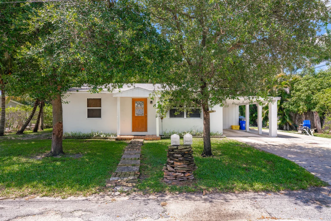 Photo of 2729 Helyn Road