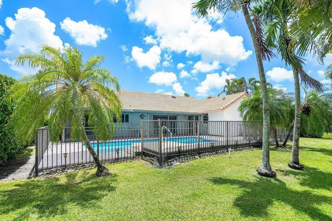 Photo of 9439 Sun Pointe Drive