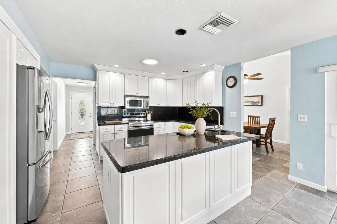 Photo of 7407 HAZELWOOD Circle