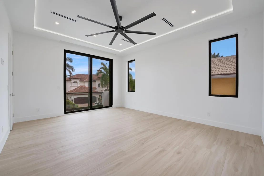 Photo of 948 Banyan Drive
