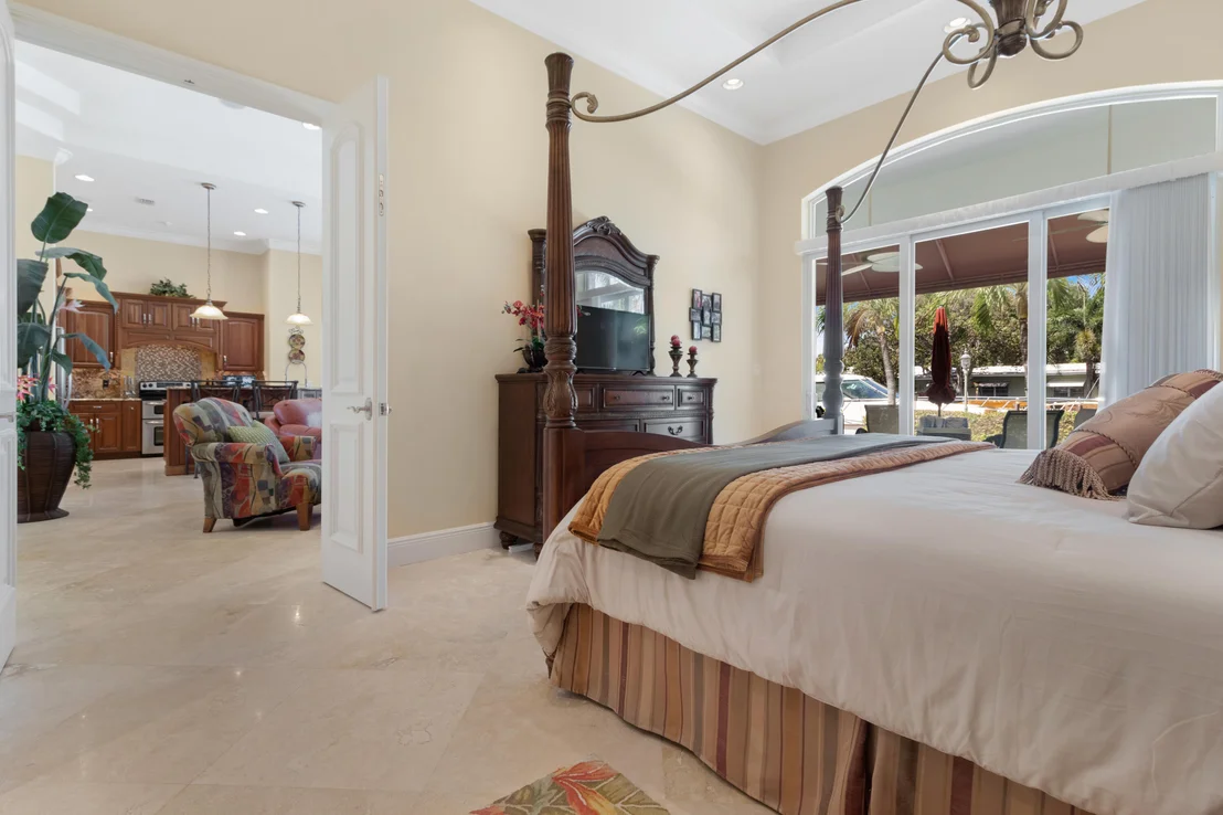 Photo of 371 SE 15th Avenue