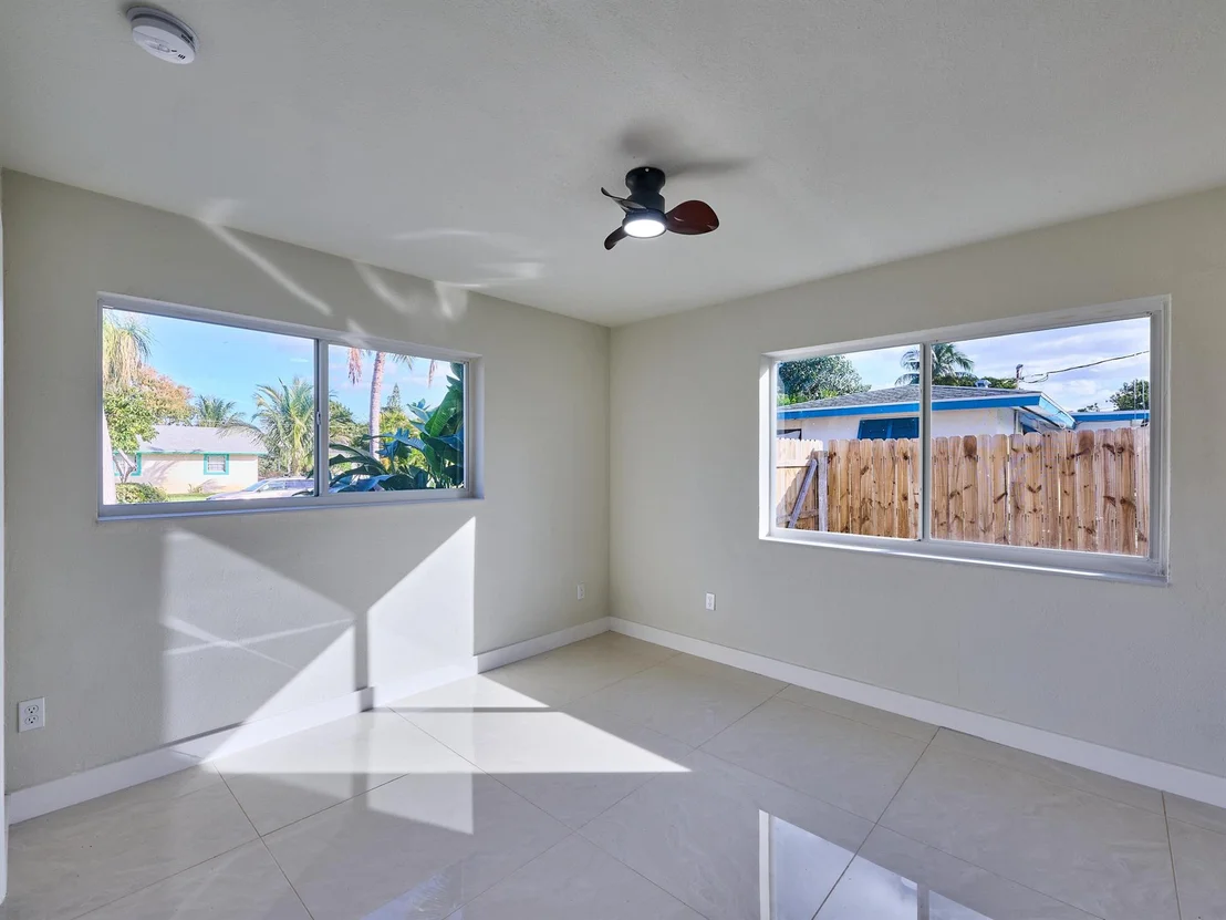 Photo of 168 SE 27th Place