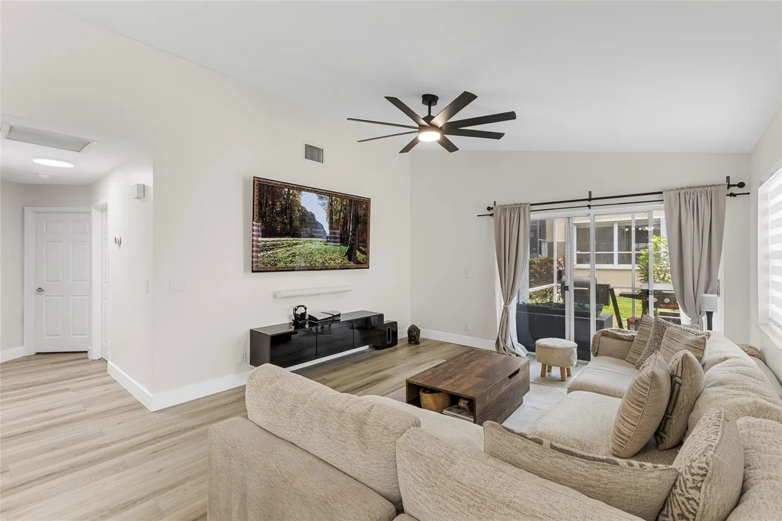Photo of 9424 NW 8 Creek