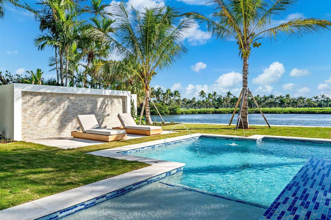Photo of 584 Island Drive