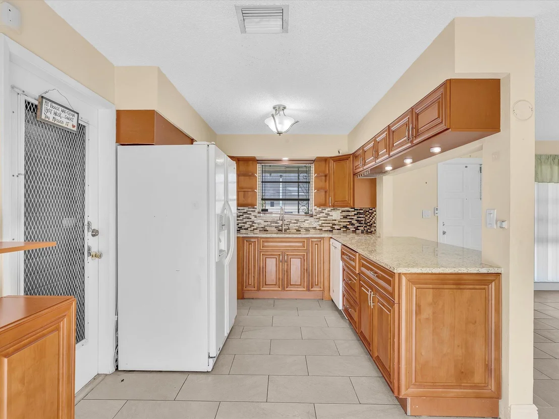 Photo of 4041 NE 18th Terrace