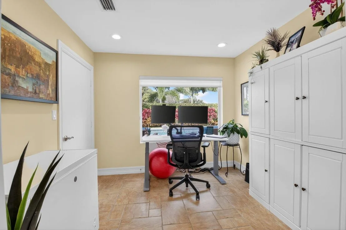 Photo of 4911 Pineview Circle