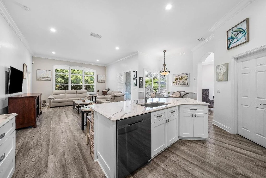 Photo of 18670 SE Lakeside Way