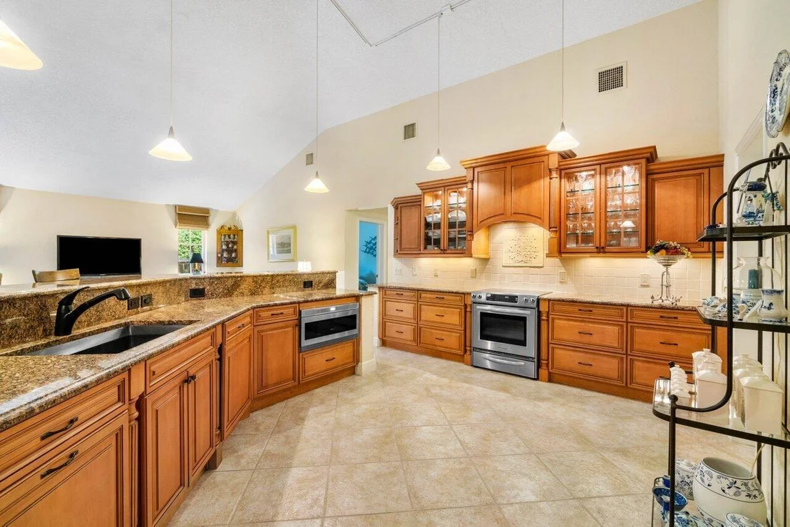 Photo of 1090 Morse Boulevard